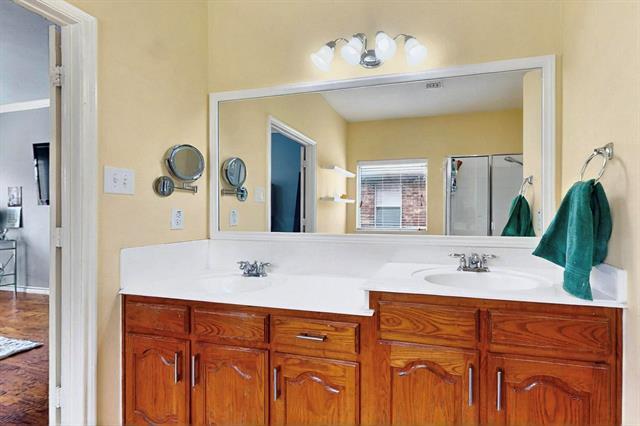 Building Photo - 1236 Blue Brook Dr