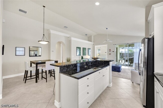 Building Photo - 684 98th Ave N