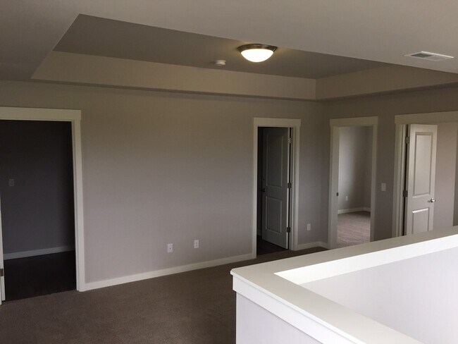 Building Photo - 3035 SW Black Butte Ln