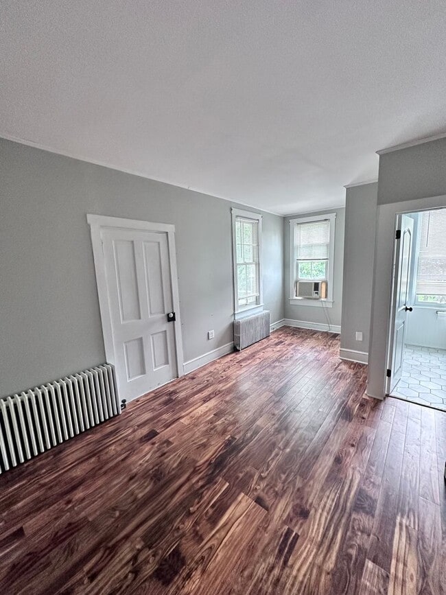 Building Photo - Charming 3 Bedroom Home in Mt.Joy!