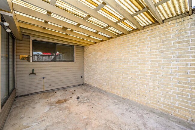 Building Photo - 7702 Quail Meadow Dr