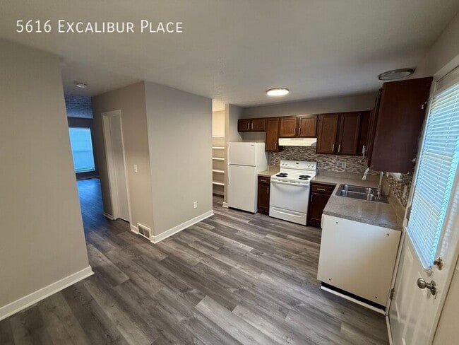 Building Photo - 5616 Excalibur Pl
