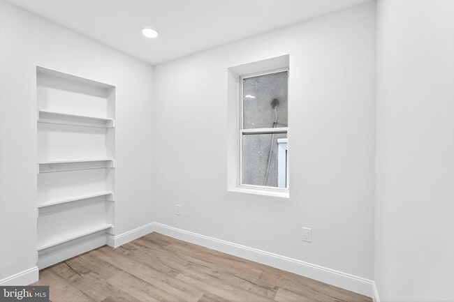 Building Photo - 153 Hermitage St