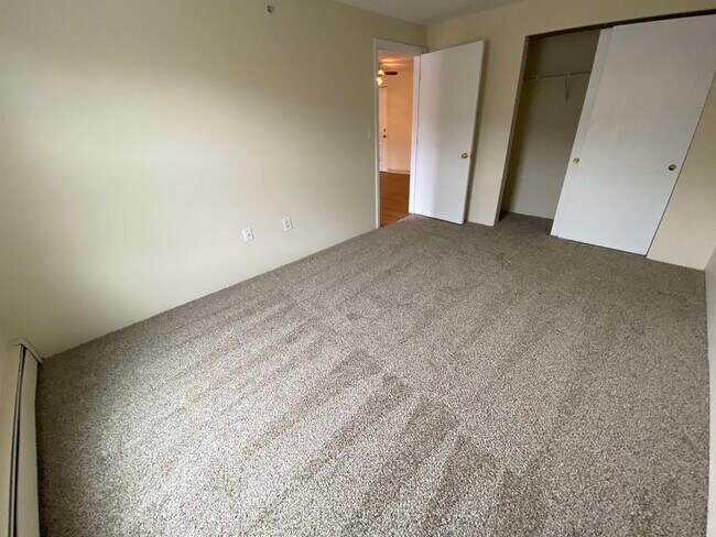 Building Photo - 96 Powers St