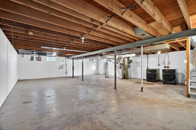 Building Photo - 2228 Duchess Dr