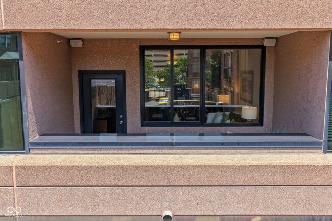 Building Photo - 225 N New Jersey St