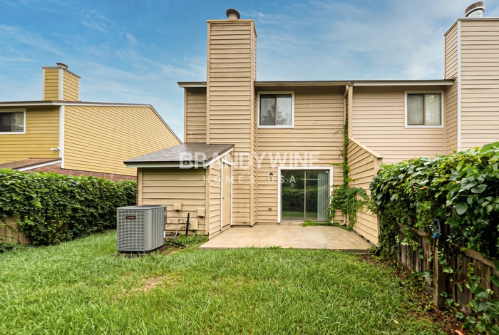 Building Photo - 11251 Windtree Dr E