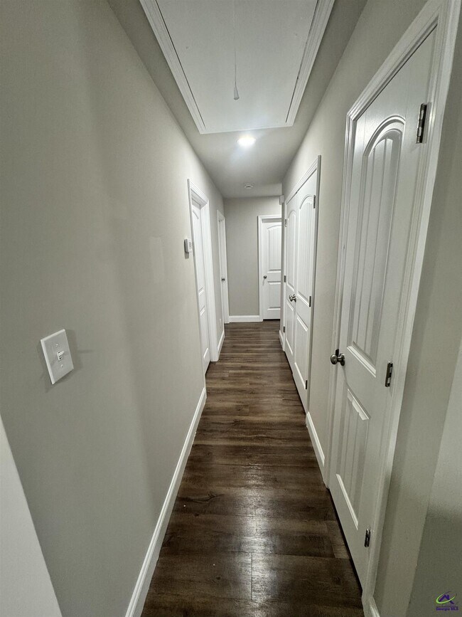 Building Photo - 301 Doyle St