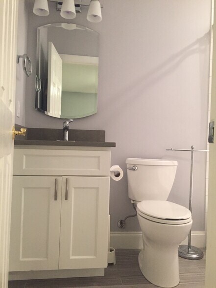 Full Size Bathroom - 8024 Ellingson Dr