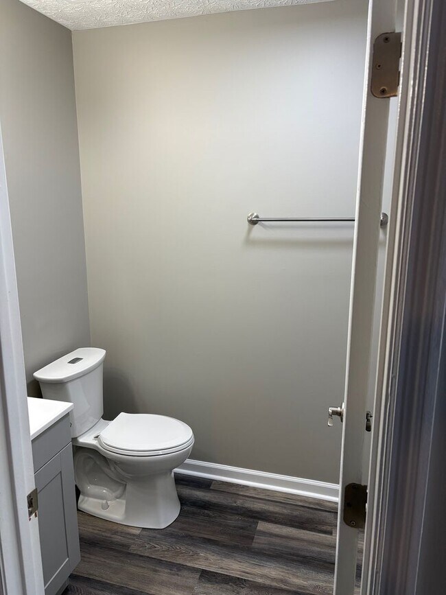 Building Photo - 1009 Blackwell Ct