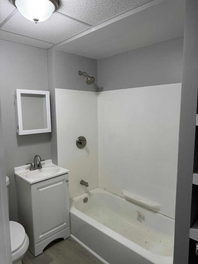 Building Photo - 135 Orange St