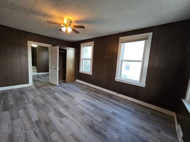 Building Photo - mad5865