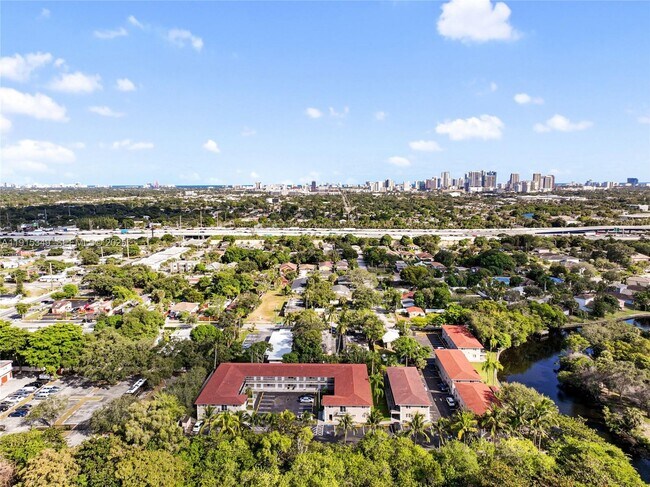 Building Photo - 480 NW 24th Ave