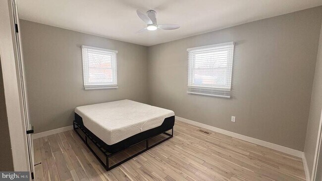 Building Photo - 13223 Hawthorn Ln