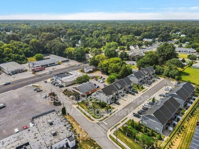 Building Photo - 4509 Josephine Ln