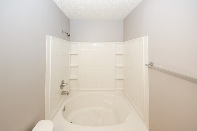 Building Photo - 5689 Strathmoor Manor Cir
