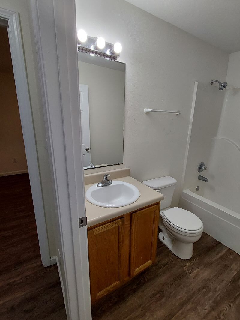 Building Photo - 15143 Deer Creek Dr