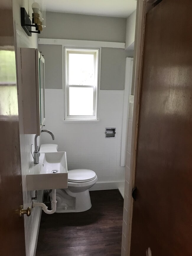 Building Photo - 263 S Bon Air Ave