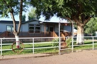 Building Photo - Gorgeous location, spectacular amenities, 3 bedroom furnished home for rent.