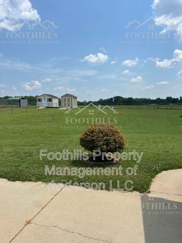 Building Photo - 119 McClain Lake Drive