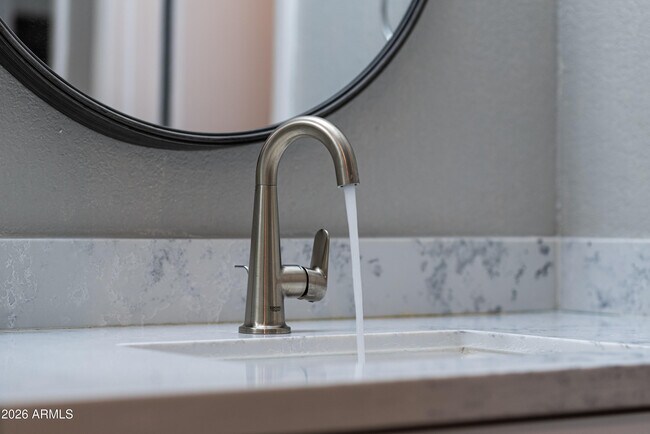 Building Photo - 4150 E Cactus Rd