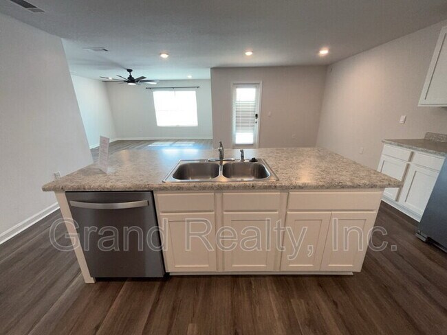 Building Photo - 4423 Winged Elm Ct