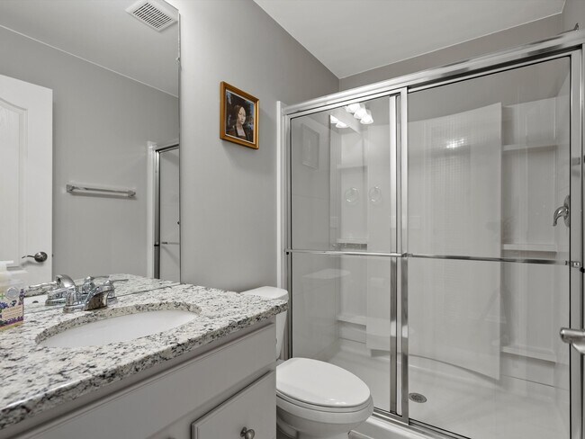 Building Photo - 202 N Sydney Ct