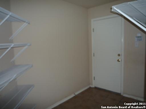 Building Photo - 2476 Medina Dr