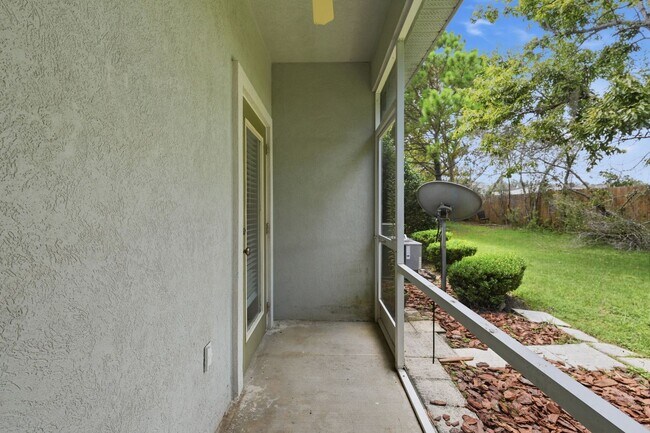 Building Photo - 162 SW 145th Dr