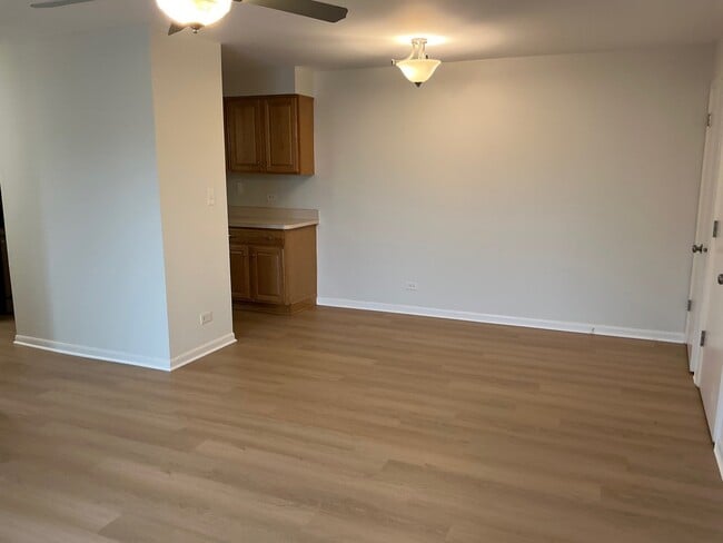 Building Photo - 84 W Belvidere Rd