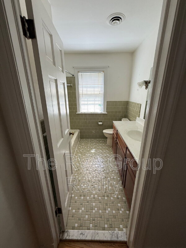Building Photo - 10075 Aragon Dr