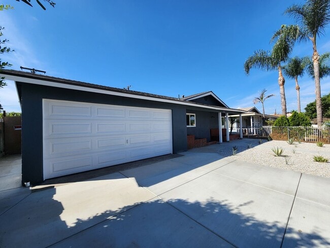 Building Photo - Newly Remodeled 3-Bedroom, 2-Bathroom Home...