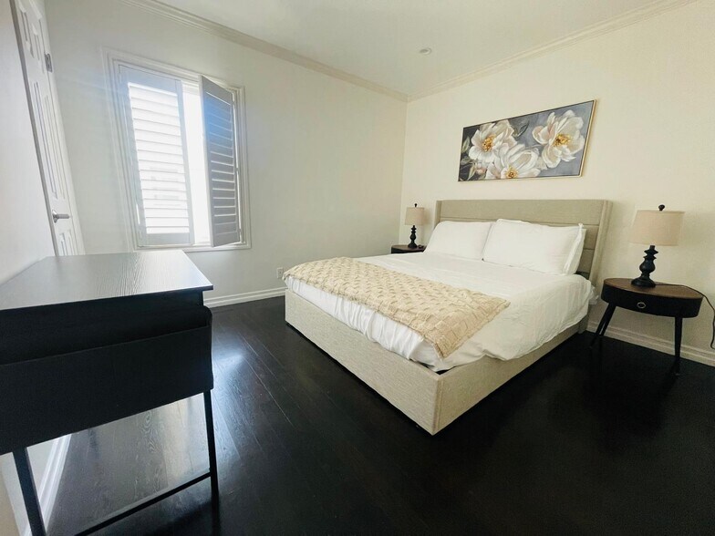 Building Photo - 17946 Valley Vista Blvd