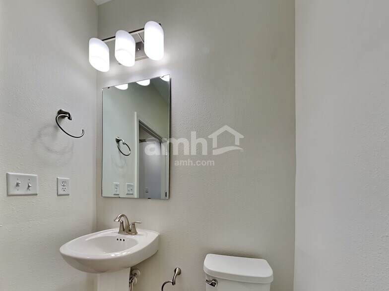 Building Photo - 11482 Fox Holw Ct