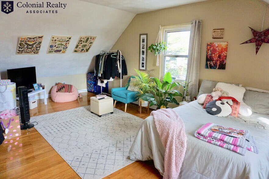 Building Photo - 19 Highgate St