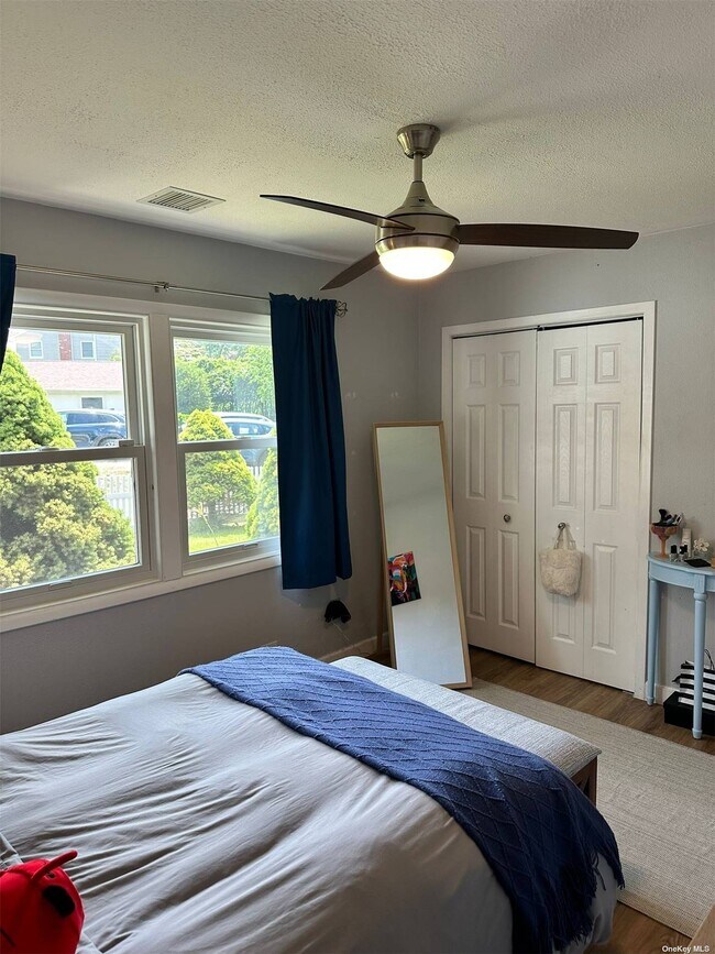 Building Photo - 115 Wedgewood Dr