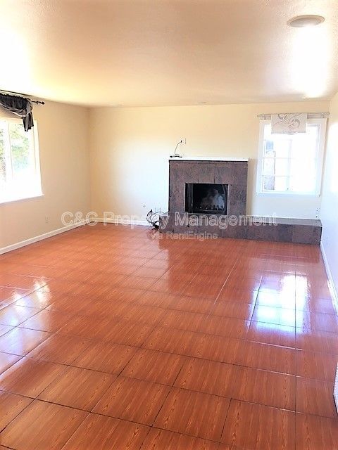 Building Photo - 1932 Lincoln St