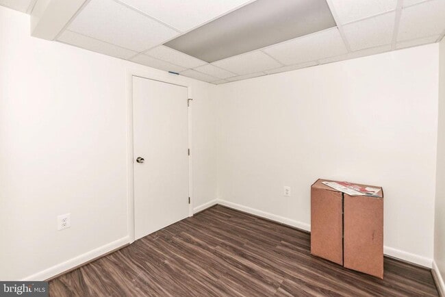 Building Photo - 3318 Mantua Dr