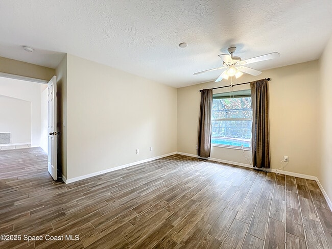 Building Photo - 5345 Cangro St