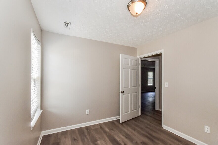 Building Photo - 11752 Spring Lake Way