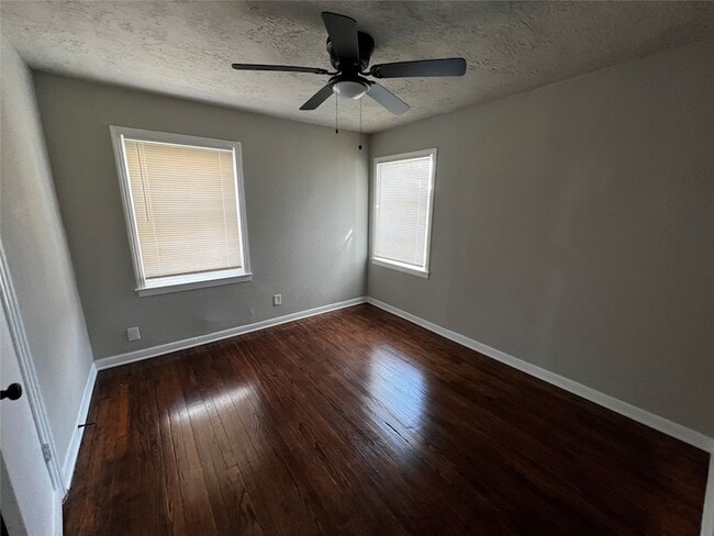 Building Photo - 5815 Southseas St