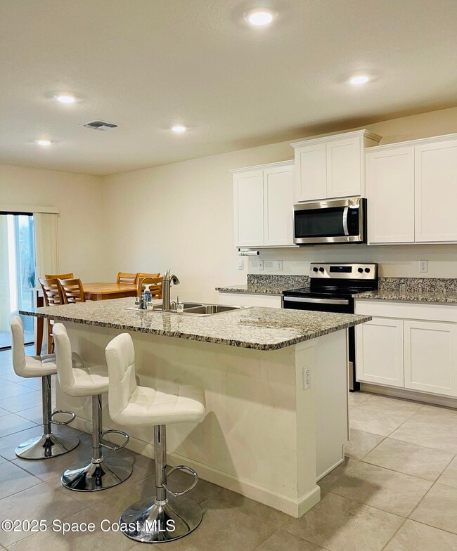 Building Photo - 7351 Amethyst Ave