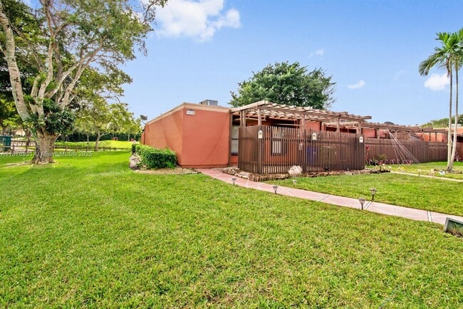 Building Photo - 10300 W Fairway Rd