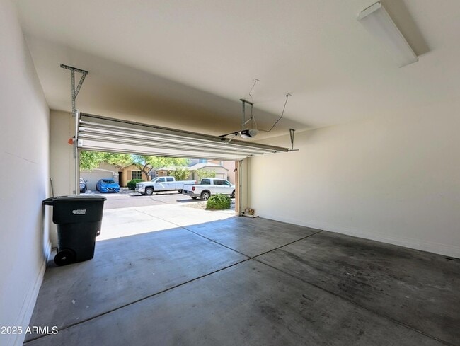 Building Photo - 2734 W Bowker St