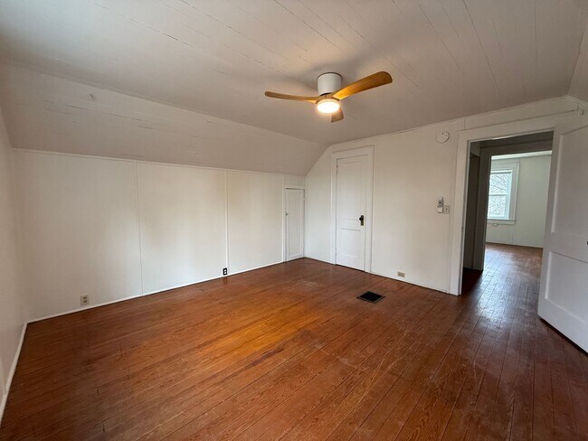 Building Photo - 4676 Sevierville Rd