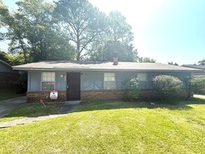 Building Photo - 5953 Oakleigh Rd