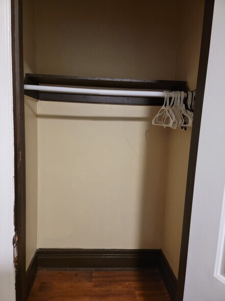 Building Photo - 8416 Brush St