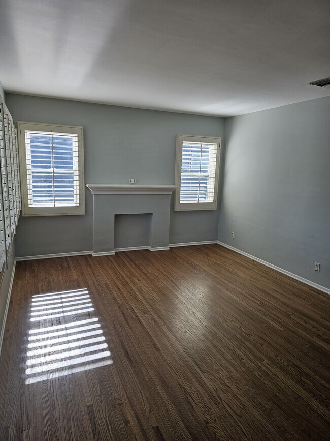 Building Photo - 707 Lima St