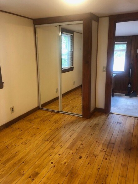 Building Photo - 694 Sebago Rd