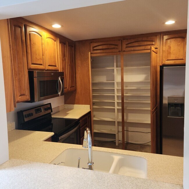 Building Photo - Clairemont Home Just remodeled 3 bed 3 bat...